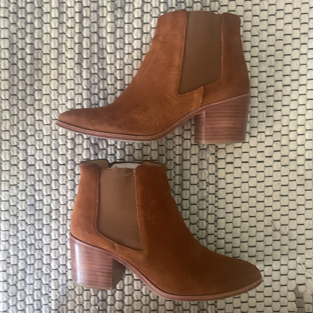 Nisolo Chestnut Suede Chelsea Ankle Boots - Picture 5 of 9